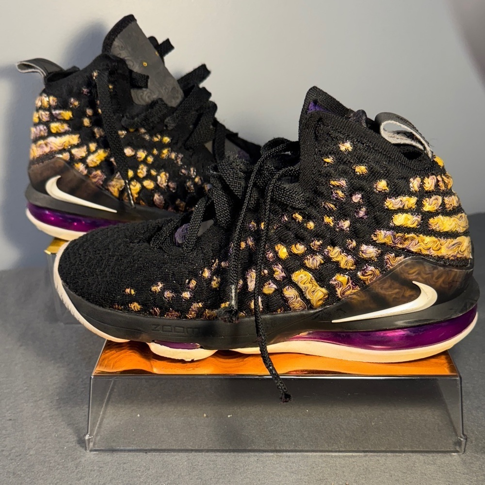 Shoes Lebron 17 Basketball Sneakers Size 5.5Y
